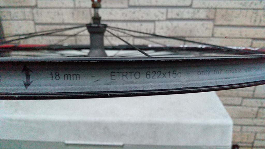 ETRTO　622x15cの表示